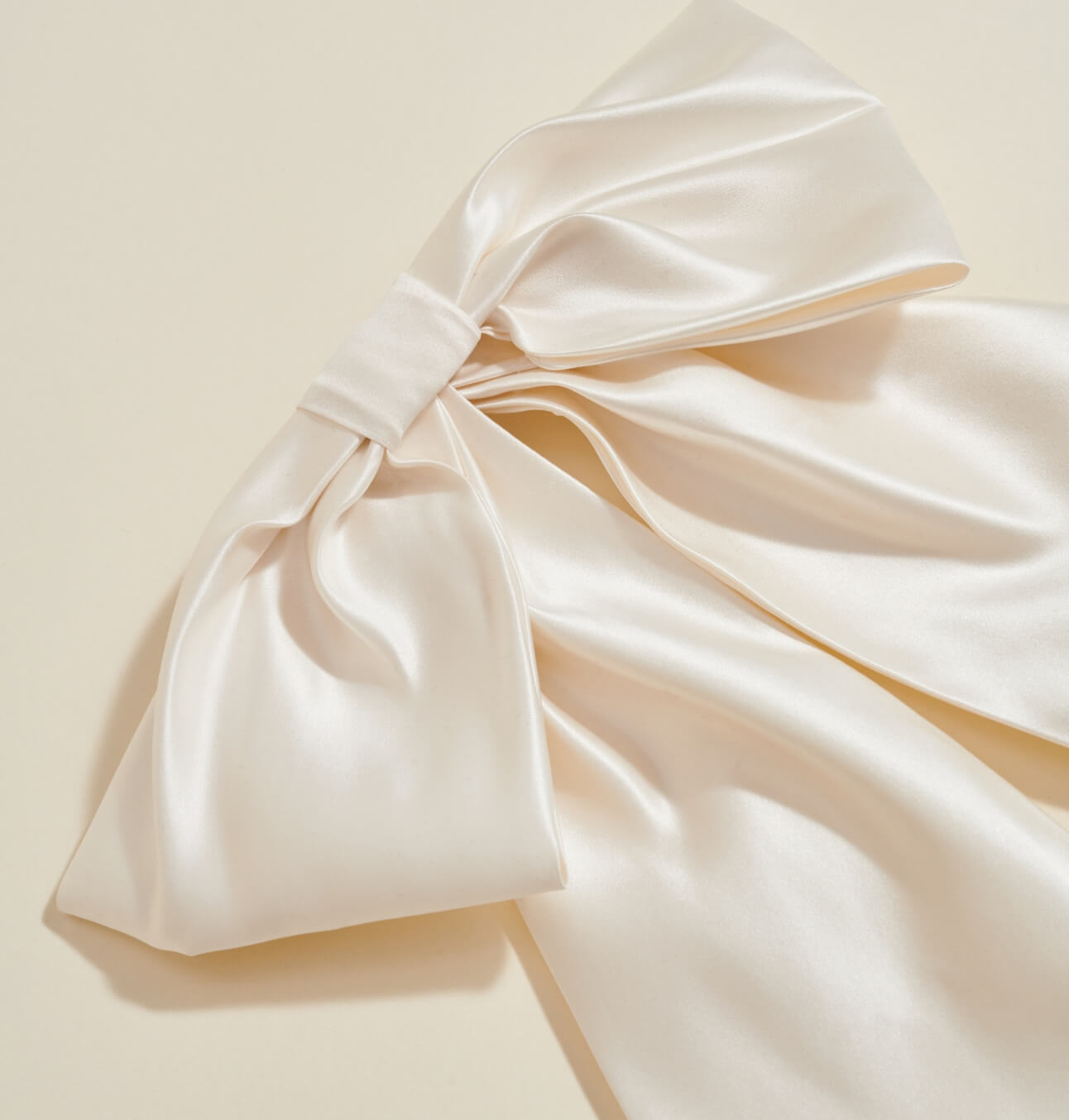 The prettiest hair bows for Couture-ready hair
