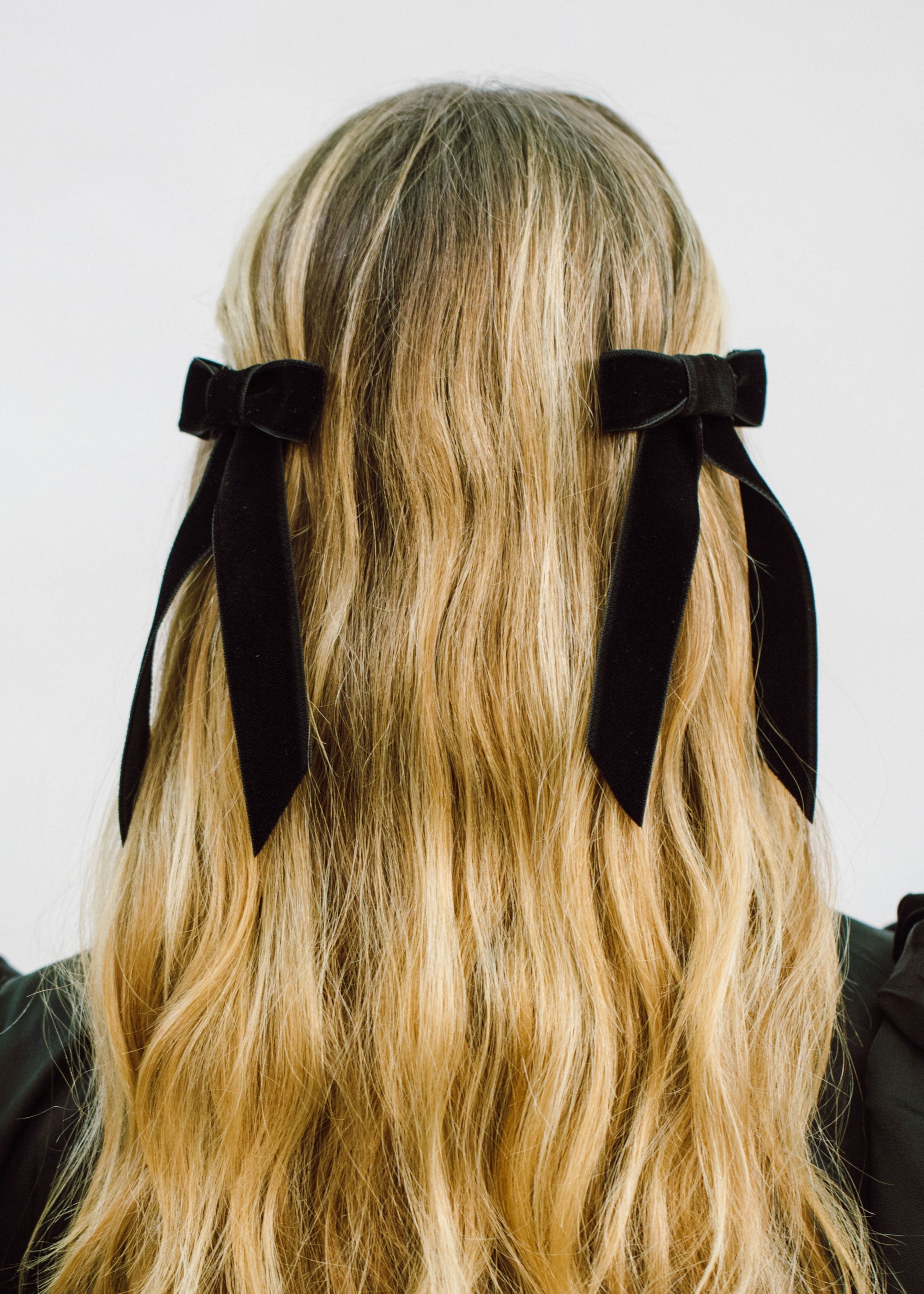 Jennifer BEHR - Wide Bow Hair Clip - Women - Velvet - One Size - Black