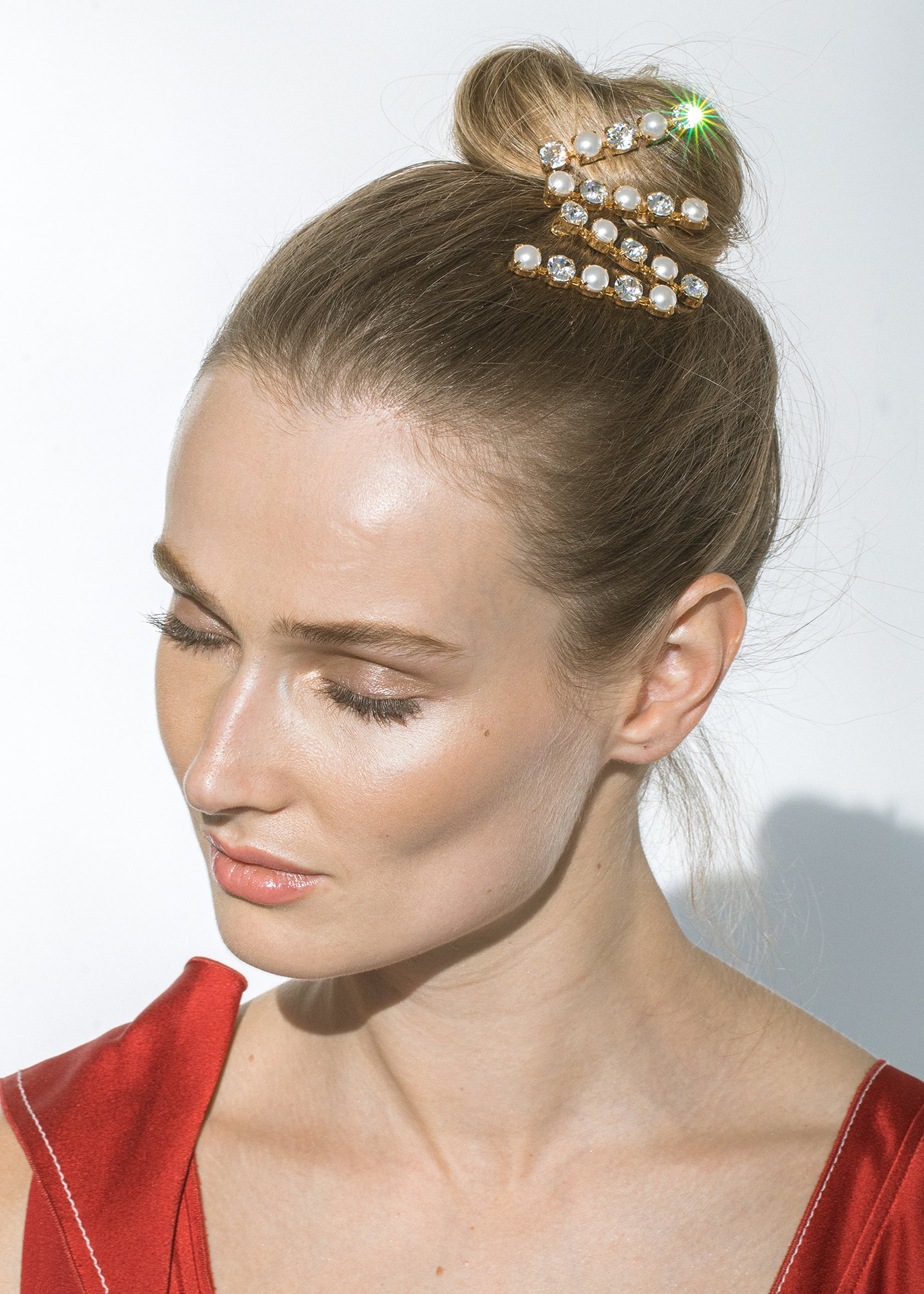 Perla Bobby Pin Set -- Pearl Gold  Pearl hair pins, Luxury hair  accessories, Hair accessories